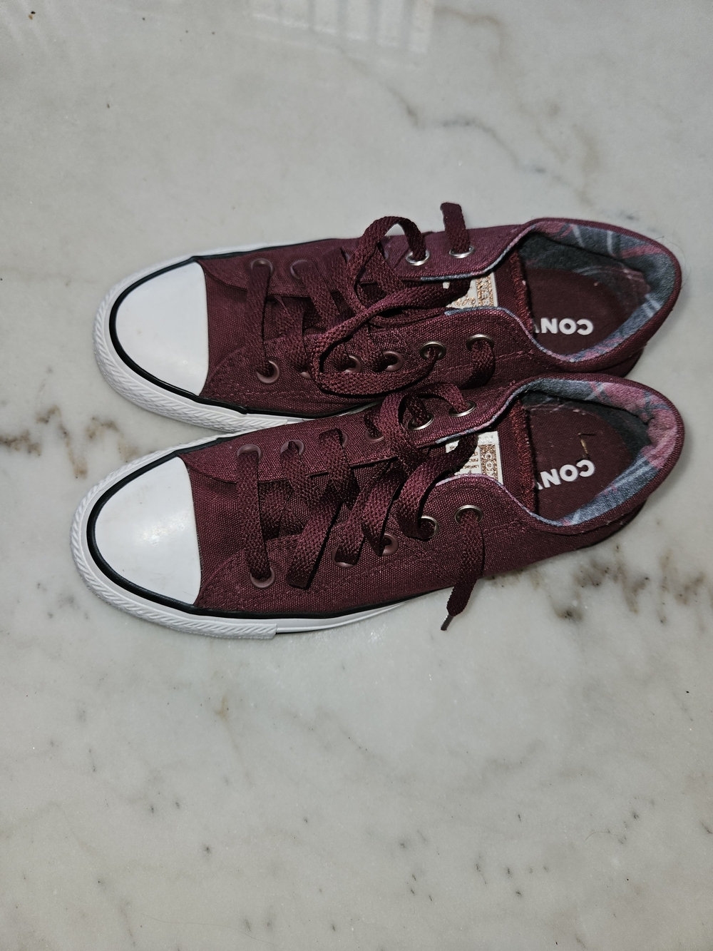 Converse Women's Low Top Sneakers in Burgundy